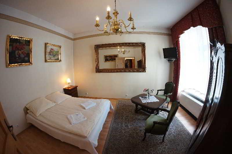 Florian Old Town Hotel