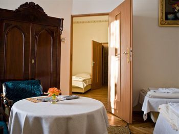 Florian Old Town Hotel